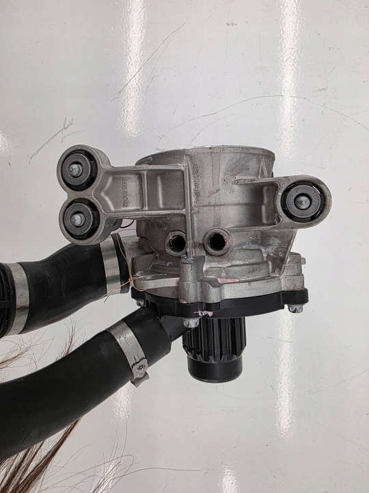 POMPE À EAU LIQUIDE MERCEDES GLC X254 W206 W214 CLE C236 GLE V167