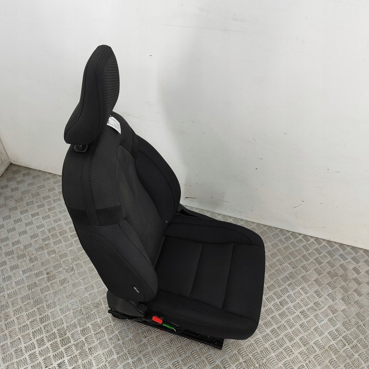 POLESTAR 2 2023 GAUCHE CÔTÉ SIÈGE AVANT CONDUCTEUR