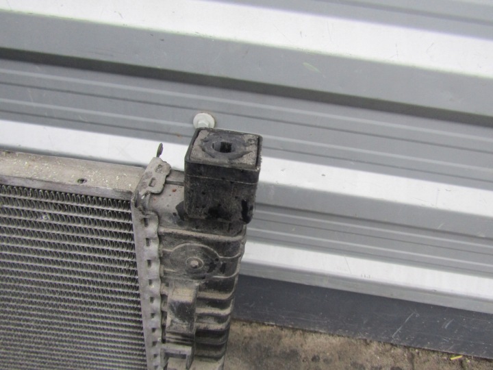(7 MERCEDES W203 1.8K 1.8 COMPRESSEUR RADIATEUR EAU