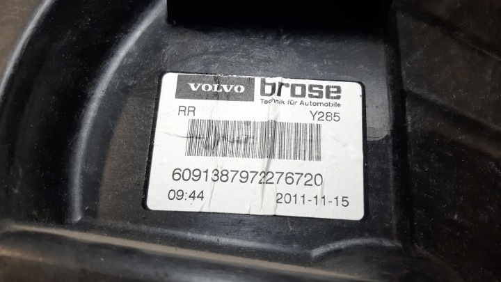 VOLVO XC70 2011 ARRIÈRE CÔTÉ DROITE PODNOSNIKI VITRE