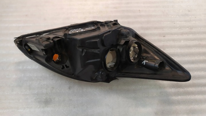 PHARE GAUCHE AVANT FORD FOCUS MK2