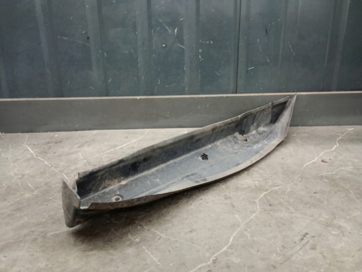 A2128890225 OLONA GARDE-BOUE DROITE E-KLASA W212