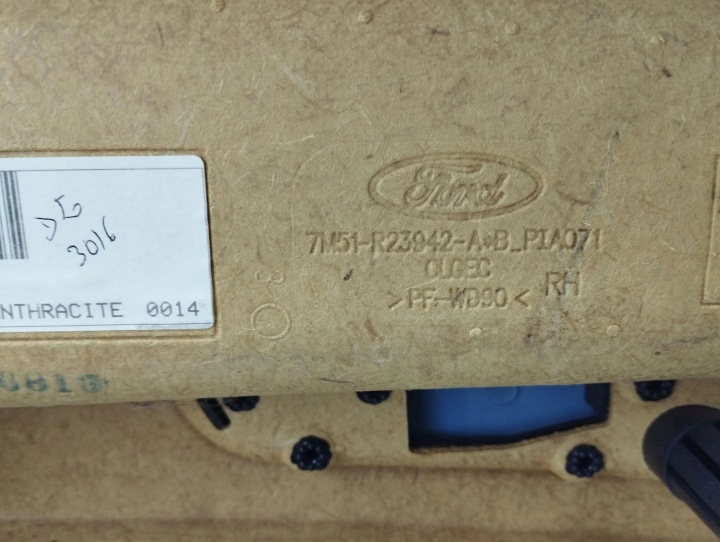 FORD KUGA I 2008 DROITE CÔTÉ CARDAN BRODERIE PORTES AVANT