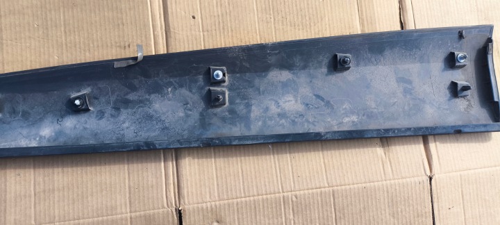 MOULURE PORTES DROIT AVANT VW ID.4