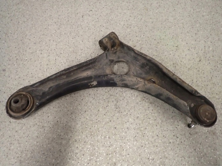 MITSUBISHI COLT CZ3 04- BRAS DE SUSPENSION AVANT GAUCHE