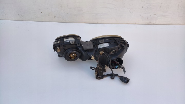 JAGUAR AVEC TYPE 99-04 PHARE DROIT AVANT AVANT (LP84)