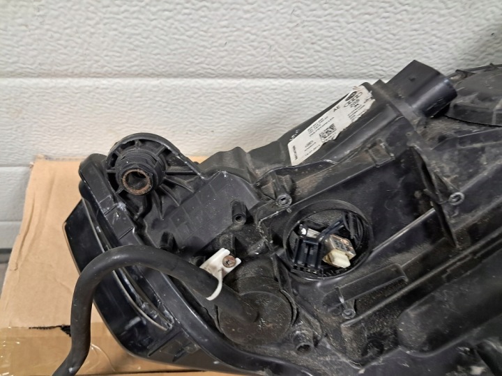 AUDI A3 8V 2012-2016R 12- PHARE DROITE AVANT AVANT XÉNON LED EUROPE