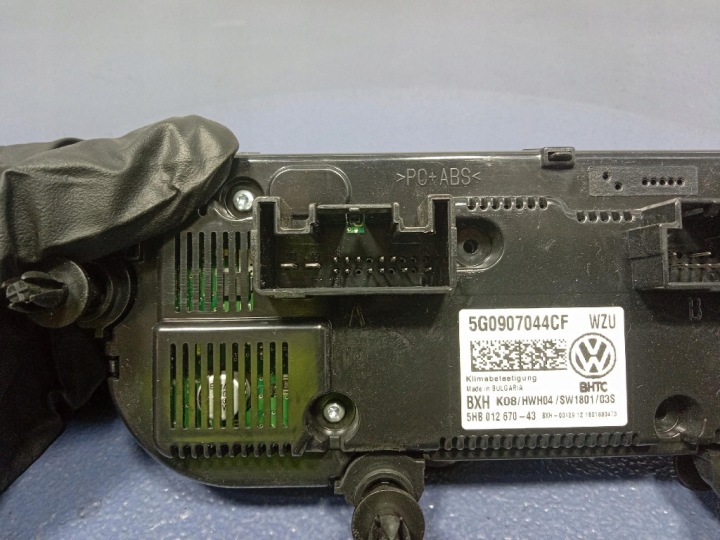 VW GOLF VII LIFT 17- COMMUTATEUR PANNEAU CLIMATISATION I CONDUIT D'AIR 5G0907044CF