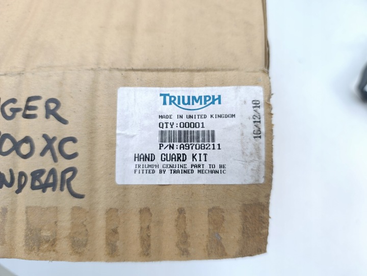 TRIUMPH TIGER 800XC GUIDON GAUCHE DROIT HANDABRY CAPUCHONS DLONI
