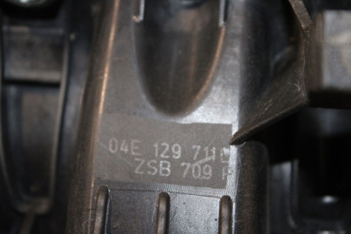 VOLKSWAGEN OE 04E129711L COLLECTEUR ADMISSION