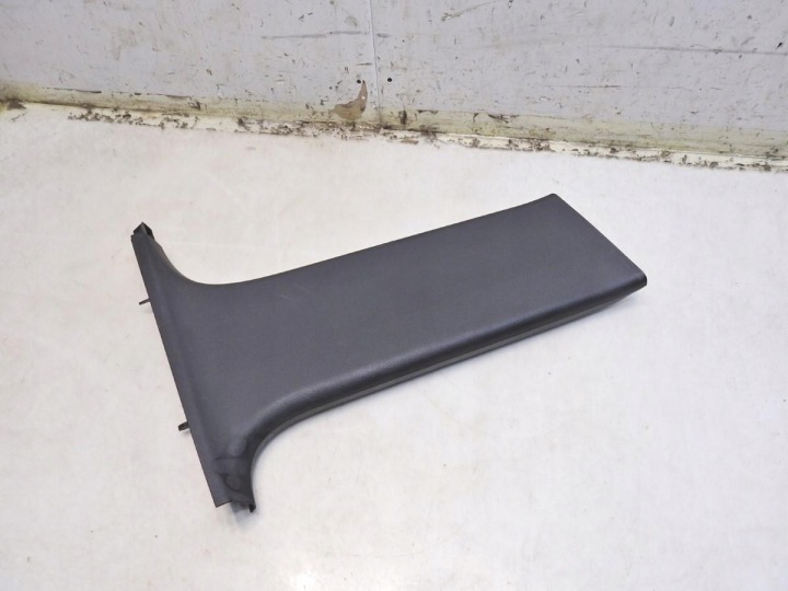 PROTECTION MONTANTS B GAUCHE AUDI A4 B7 AVANT 8E0867240 8E0867286
