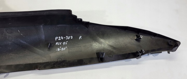 CÔTÉ QUEUE DÉFLECTEUR D'AIR DROITE HONDA PCX 125 18-20R 83510-K97-T001