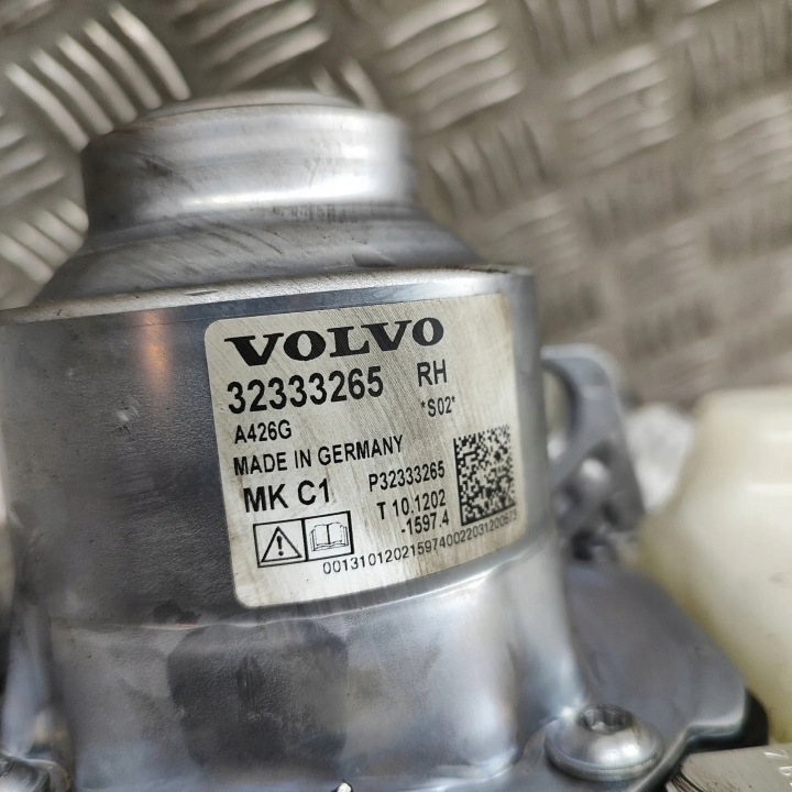 VOLVO XC90 SUPPORT FREINS