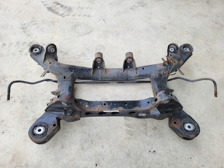 BMW E90 E91 E81 E87 E92 08R CHÂSSIS ARRIÈRE POUTRE SUSPENSIONS ARRIÈRE CHÂSSIS