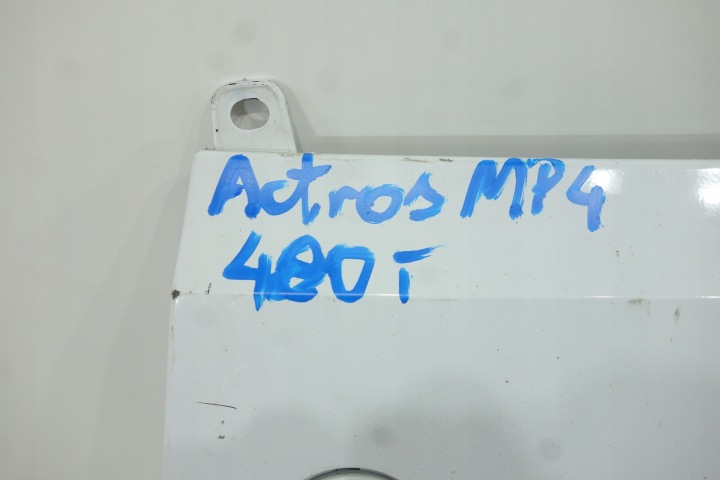 PARE-CHOCS AVANT MILIEU MERCEDES ACTROS MP4 2020