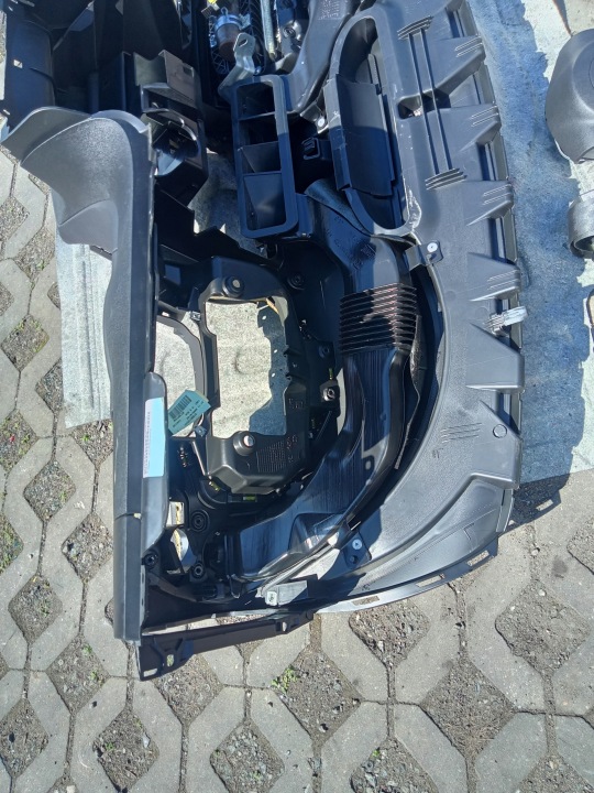 PLANCHE NOIRE KONSOL AIRBAG COURROIES ENSEMBLE SEAT LEON II 1P0857067