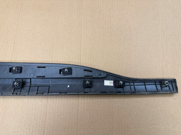 HYUNDAI KONA 17- MOULURE PORTES AVANT GAUCHE AVANT 87721-J9500