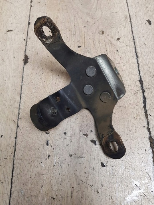 POIGNÉE FIXATION MOTEUR HARLEY DAVIDSON SOFTAIL DEUCE TC96 69046-06A