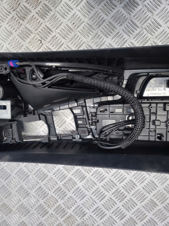 BMW F31 ACCOUDOIR TUNNEL CENTRAL 9235467