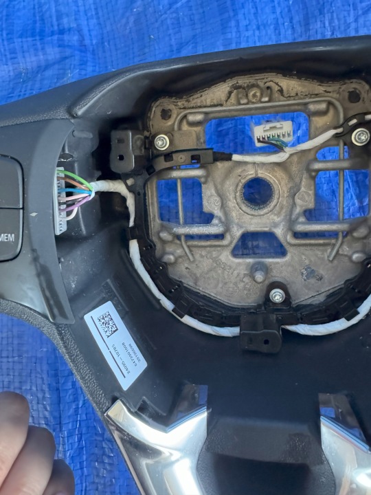 VOLANT MULTIFONCTIONNELLE OPEL CORSA F ELEKTRYK 6468211