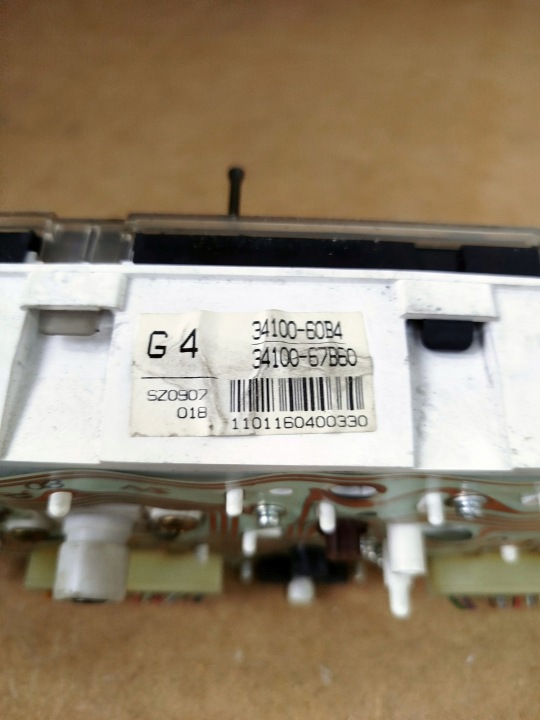 COMPTEUR COMPTEUR DE VITESSE SUZUKI SWIFT II 34100-67B60 34100-60B4
