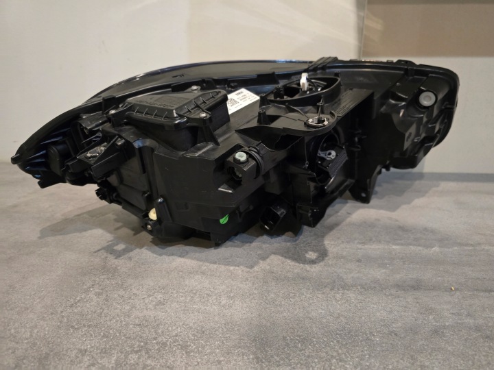 PHARE GAUCHE BMW F44 ADAPTIVE LED