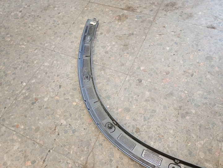 A2548805802 MOULURE DROIT AVANT MB GLC W254 AMG COULEUR GRISE