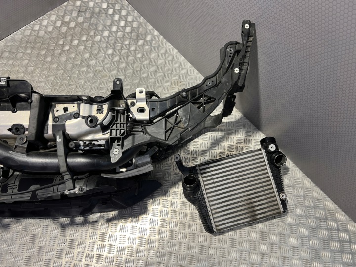 PANNEAU AVANT RENFORCEMENT RADIATEURS PORSCHE MACAN 95B 19- LIFT 2.9 GTS AVEC 2024