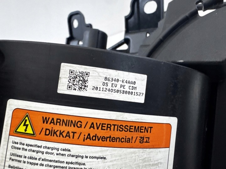 HYUNDAI OE KONA EV LIFT CLAPET PRISE LADOWANIA 20- 86340-K4AA0