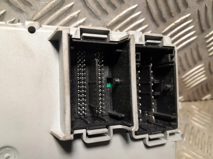 FIAT PUNTO EVO MODULE CONTRÔLEUR BOÎTE FUSIBLES FUSIBLE 00519358060