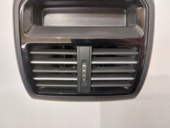 VOLKSWAGEN PASSAT B8 2016 ARRIÈRE GRILLE CONDUIT D'AIR ARRIÈRE TUNNELS CENTRAL