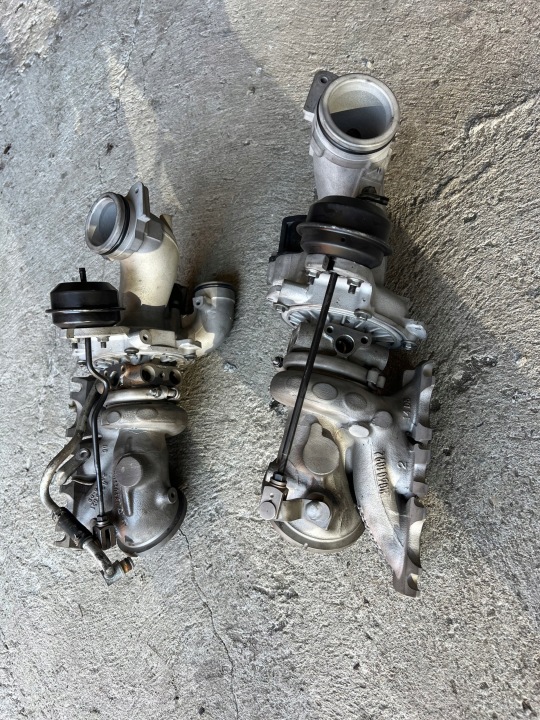 ENSEMBLE TURBOCOMPRESSEUR MERC M276 3.0 V6 BITURBO – A2760901525 A2760903280