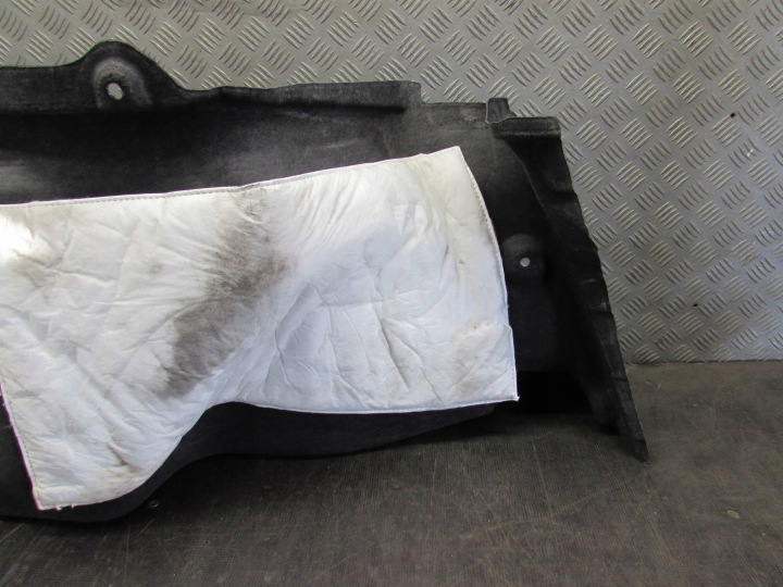 COLLECTEUR COUVERCLES DE COFFRE ARRIÈRE DROIT COUVERCLES DE COFFRE TOYOTA COROLLA E21 18-23