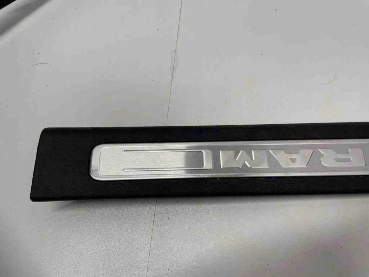 ENSEMBLE MOULURES ZEWNETRZNYCH DODGE RAM 1500 PICK-UP (DJ, DS) 6WC731X7AA 5.7L