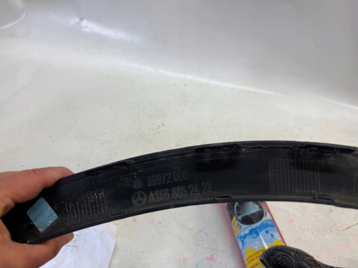 MERCEDES GLA W156 X156 A1568852422 MOULURE DROITE GARDE-BOUE AVANT AVANT