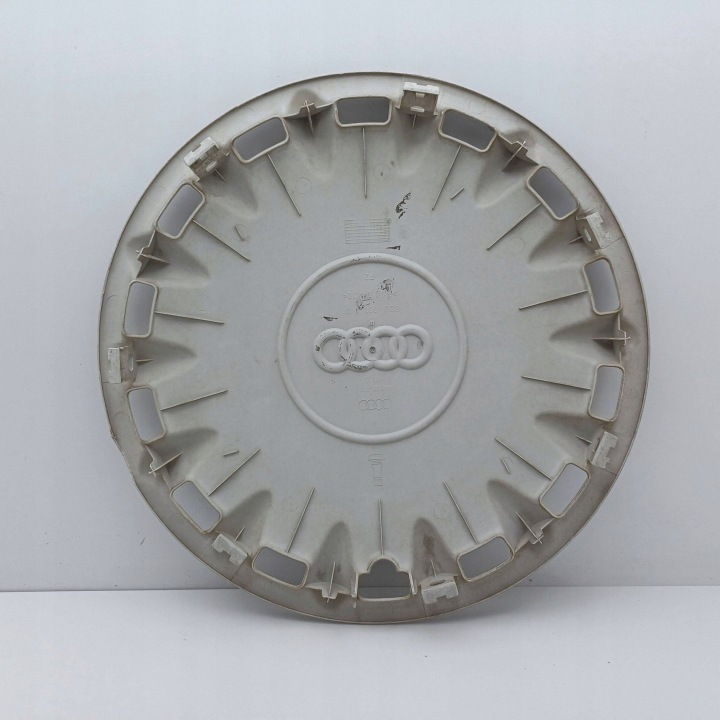 CHAPEAU 15 AUDI A6 C5 8D0601147 NR149