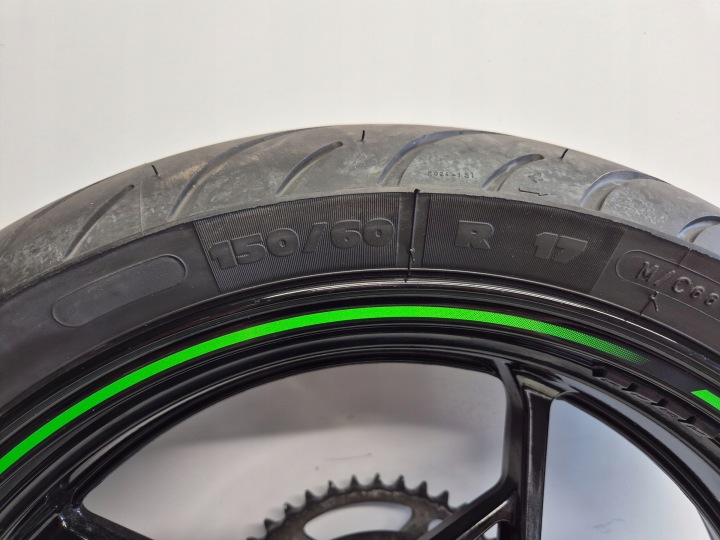 KAWASAKI NINJA 400 (22) KOLO PNEU JANTE ARRIÈRE 150/60-17