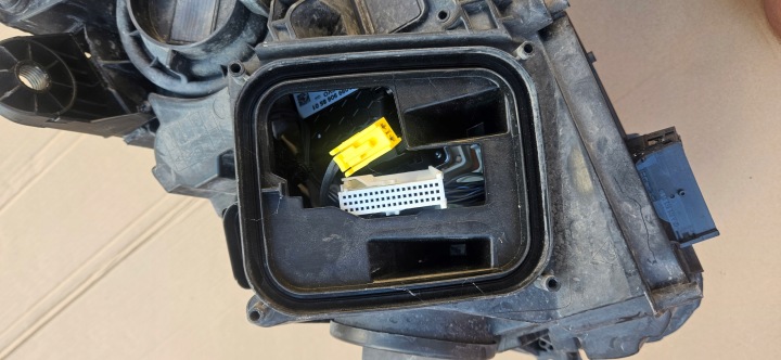 MERCEDES W205 C205 205 LIFT A205 A2059061606 MULTIBEAM LED DROITE