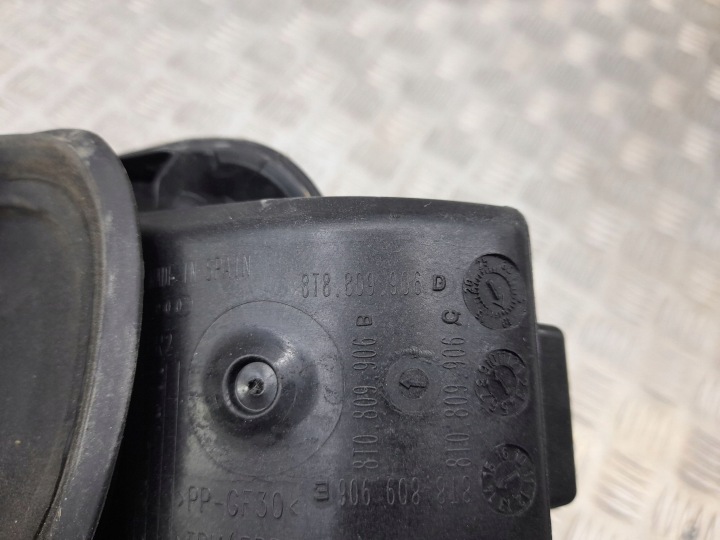 AUDI S5 RESTYLAGE 8T8809906D AVEC ARRIÈRE CLAPET GOULOTTE DE REMPLISSAGE CARBURANTS