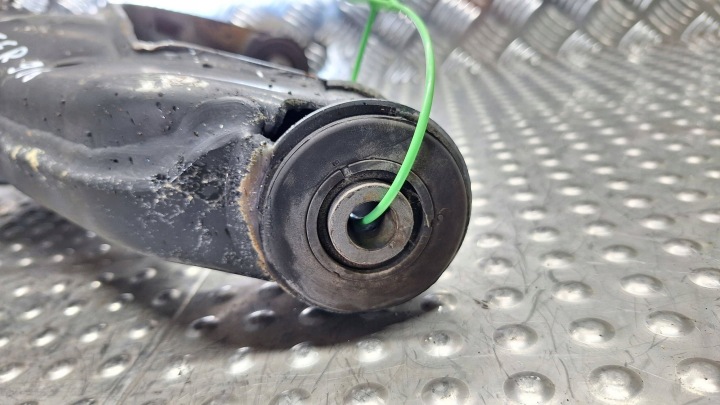 BRAS DE SUSPENSION GAUCHE AVANT JUMEAU A9063221009 MERCEDES SPRINTER W906