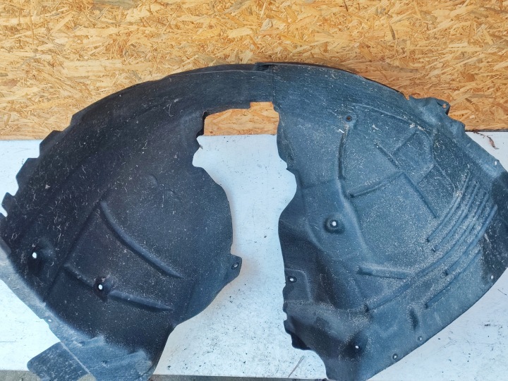 PASSAGE DE ROUE AVANT DROIT AVANT AUDI A6 C8 4K0 18- 4K0821172