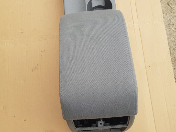 ACCOUDOIR TUNNEL VW TOURAN I 2003-2006 FONCTIONNEL GRIS EN BON ÉTAT