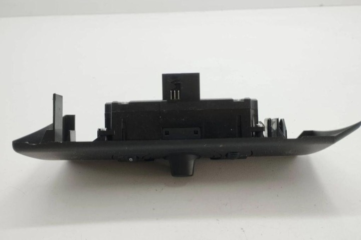 COMMUTATEUR FEUX BMW 5 TOURING (E61) 33290103 2.5L DIESEL 2005