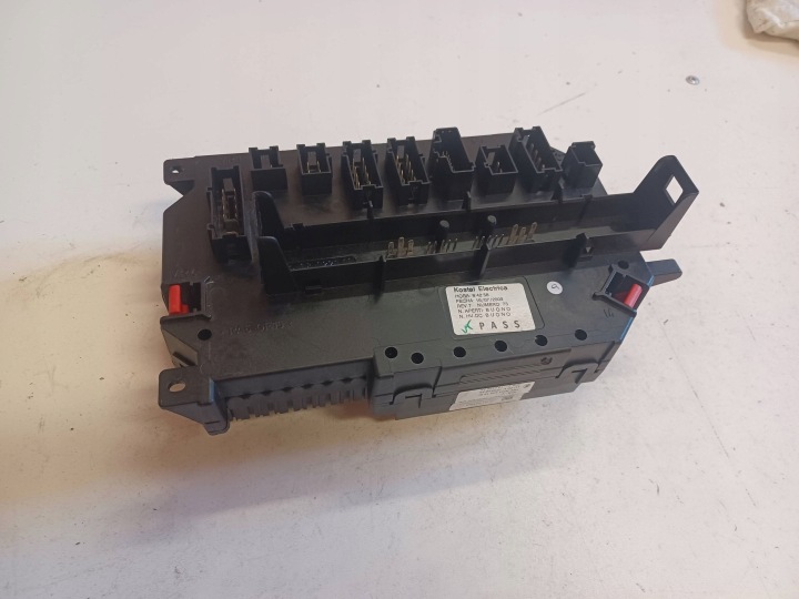 MERCEDES-BENZ AVEC W221 UNITÉ COMMANDE SAM A2215403250