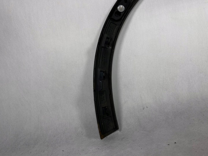 MOULURE GARDE-BOUE DROIT AVANT VOLVO XC40