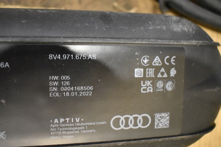 PARFAIT JEU CHARGEUR INSTALLATION ÉLECTRIQUE LADOWANIA HYBRYDY AUDI E-TRON 11KW 16A 1