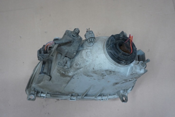 TOYOTA RAV4 I PHARE DROIT AVANT DROITE AVANT 94-00R EUROPE