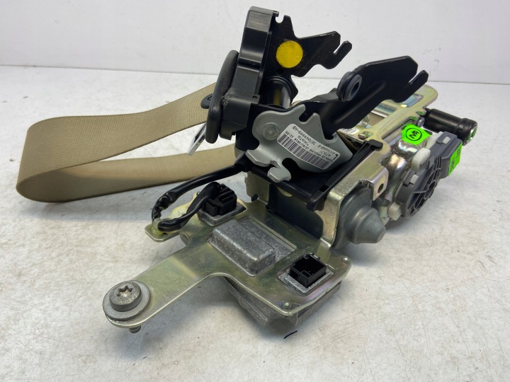 MERCEDES CEINTURE DE SÉCURITÉ GAUCHE AVANT A2078604185