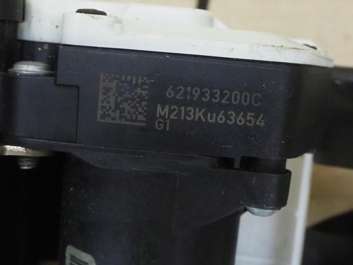 MERCEDES W204 CEINTURE DE SÉCURITÉ DROIT AVANT 2048604686
