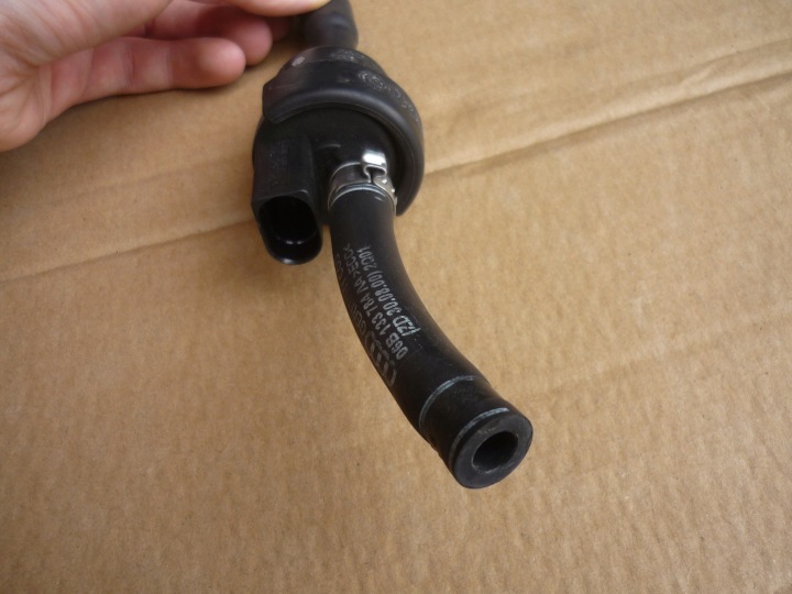 SOUPAPE CARBURANTS 1.8 T 2.0 ALT AUDI A4 B6 B7 058133517B FONCTIONNEL